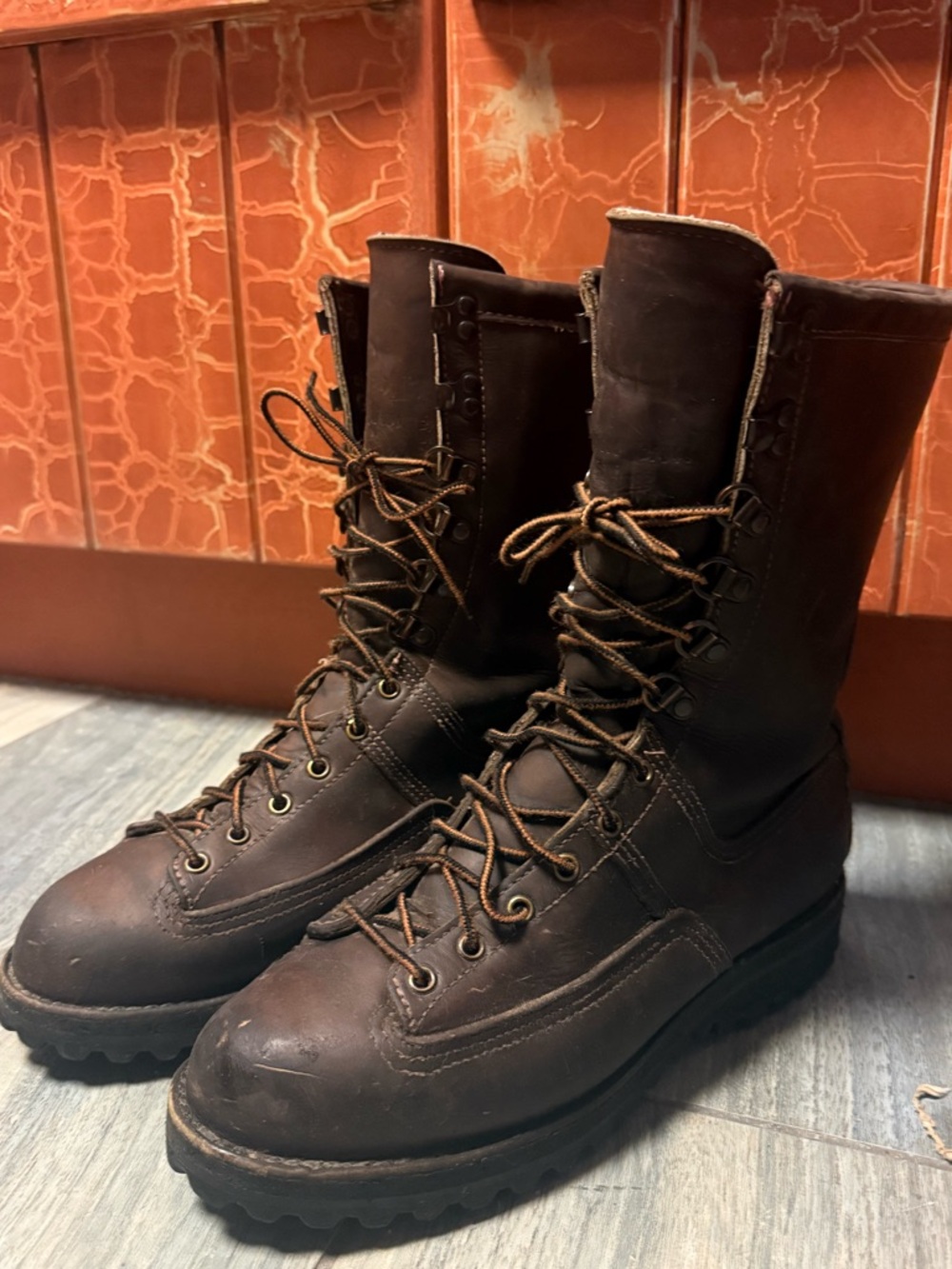 Men's Danner Canadian Boots 9.5D Leather Work Boots, Waterproof winter/hunting